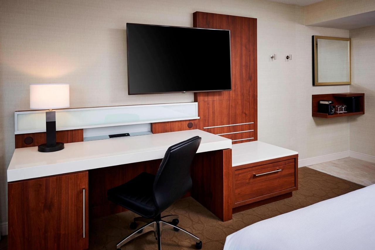 Delta Hotels by Marriott Toronto Mississauga Buitenkant foto