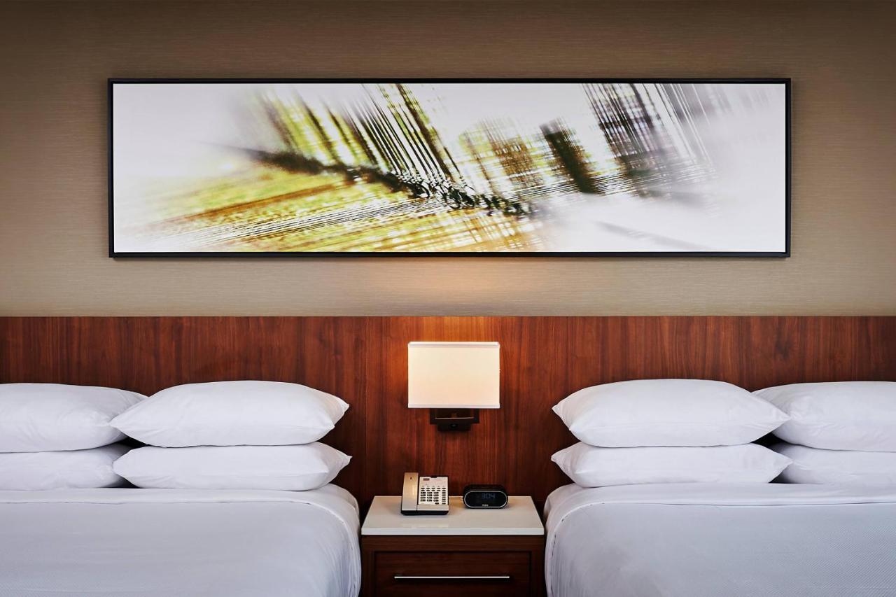 Delta Hotels by Marriott Toronto Mississauga Buitenkant foto